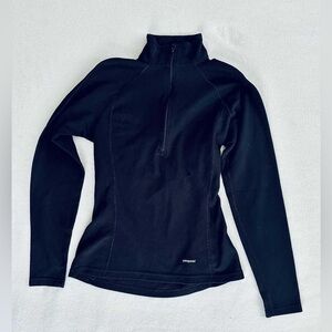 women’s patagonia 1/2 zip. size small.